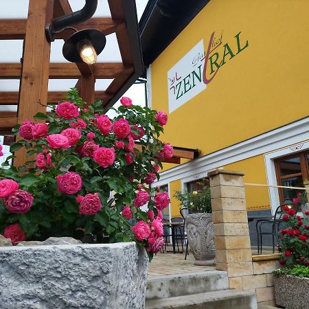 Gasthof Zentral Feistritz an der Drau Exteriör bild